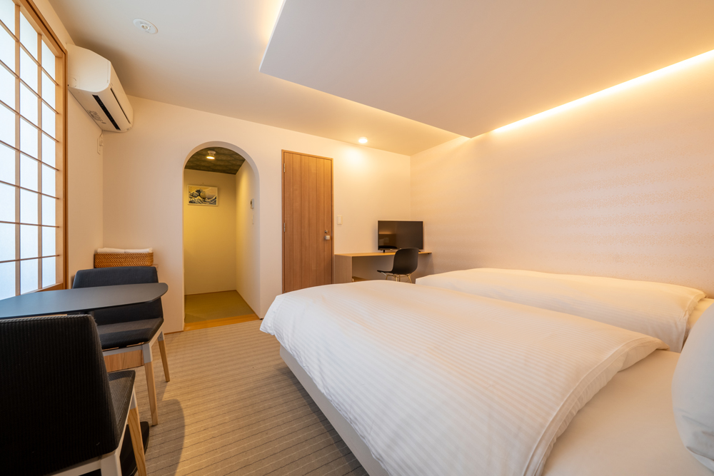 RESISTAY